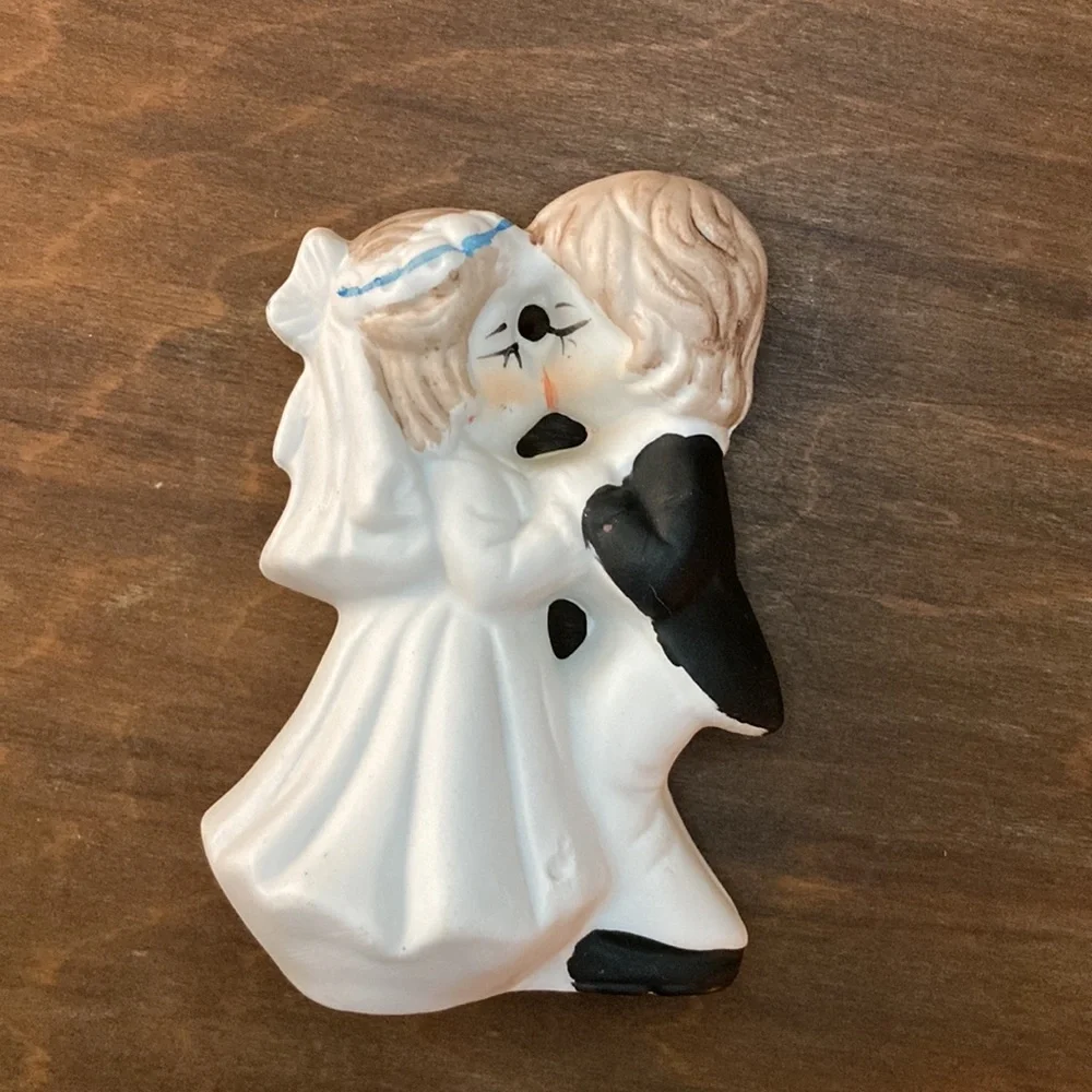 Vintage Wedding Cake Topper Unglazed Pocelain Figurine Kissing Couple